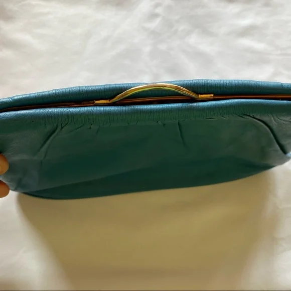 Vtg 80’s blue leather clutch purse. - Picture 2 of 7